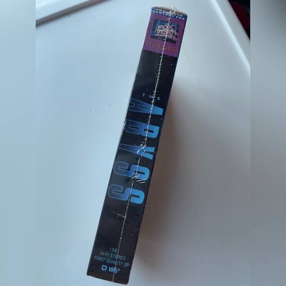 NWT The Abyss VHS-🎥🍿 Factory Sealed James Cameron 1989 Film, Movie Classic - Picture 3 of 3